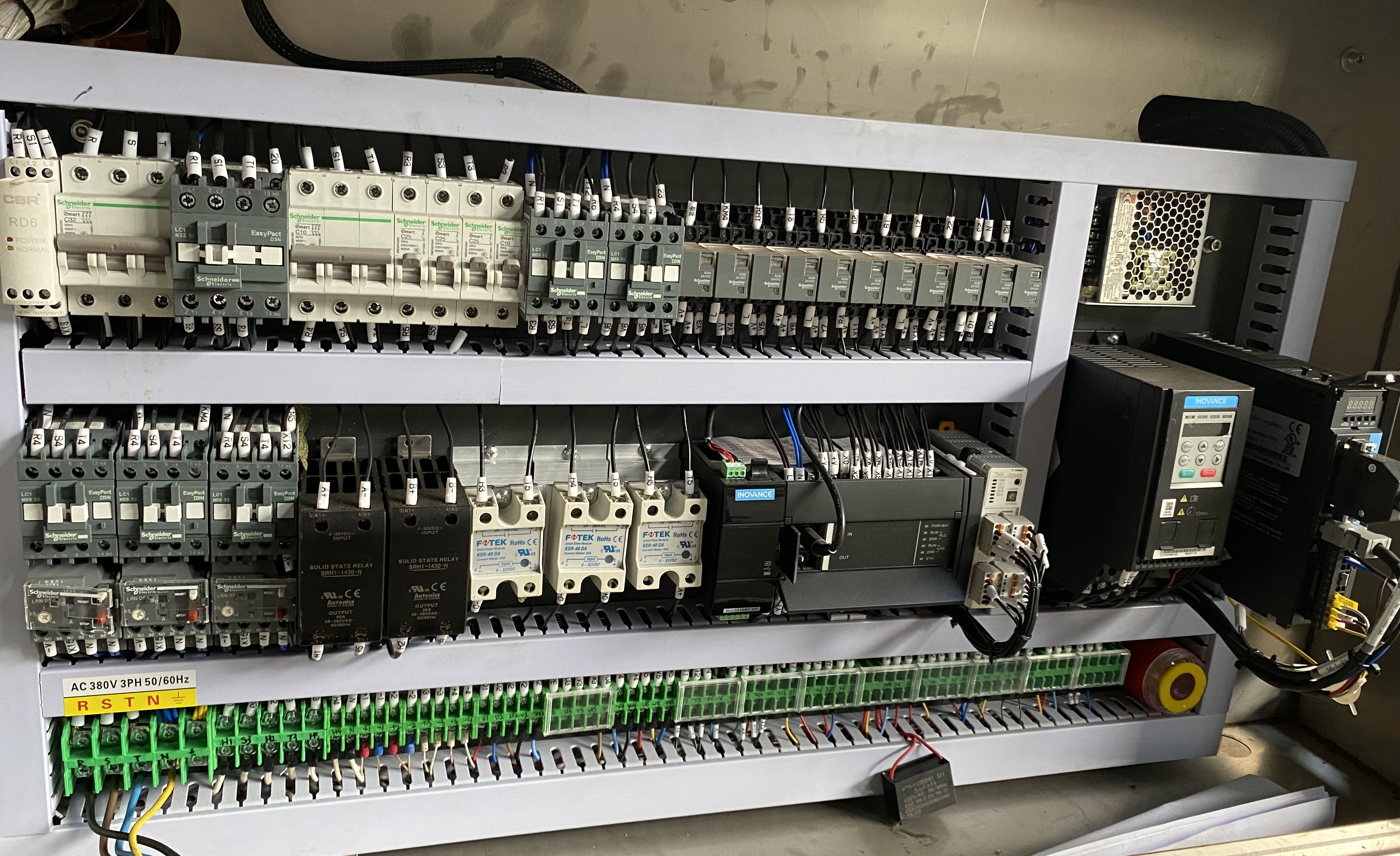 杯盖成型机的知识