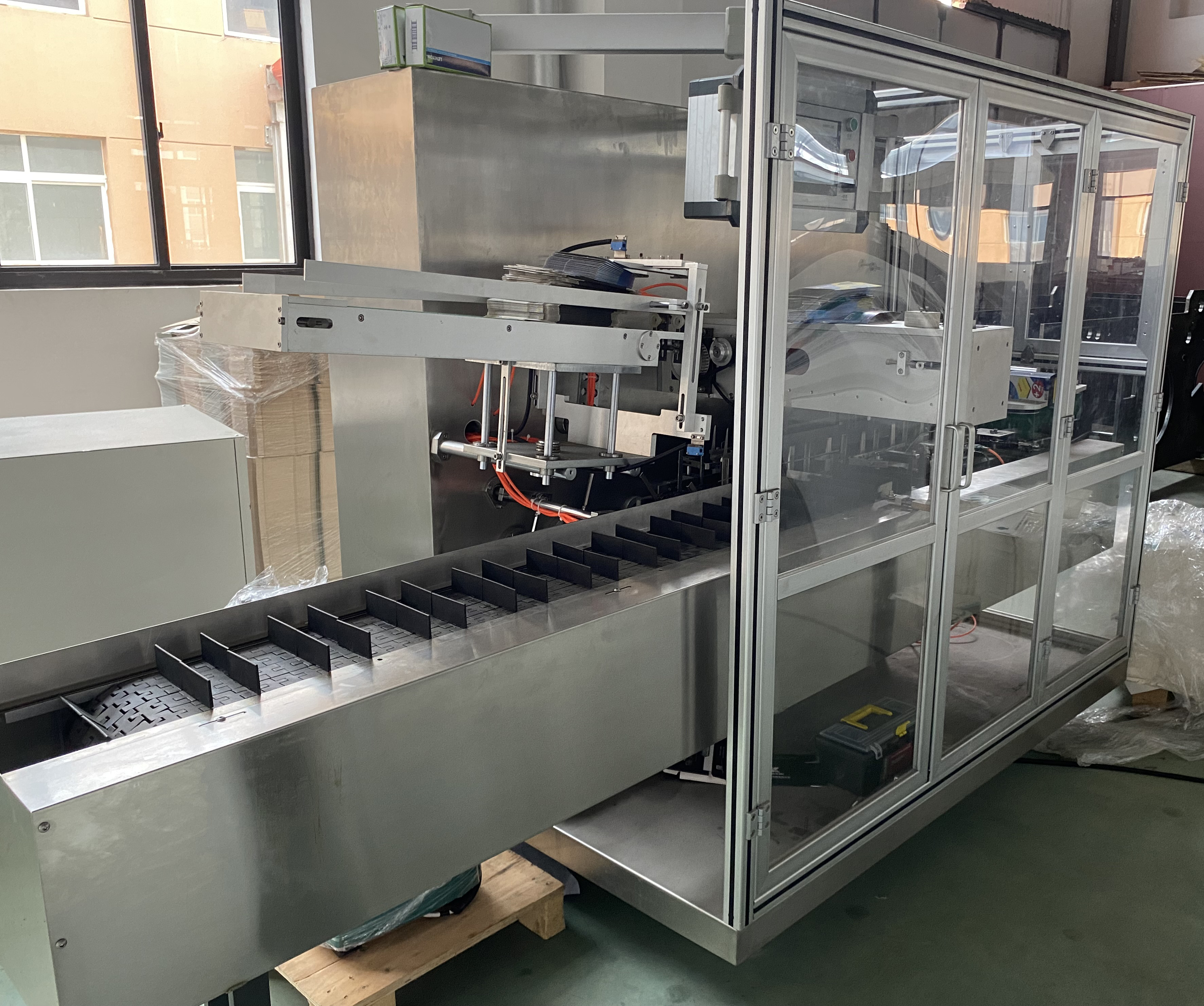 自动纸箱机器图片